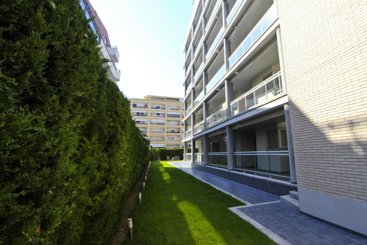 Roura 2 Planet Costa Dorada Apartment ลาปีเนดา ภายนอก รูปภาพ